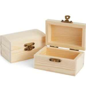 Lesena škatlica za nakit z gravuro