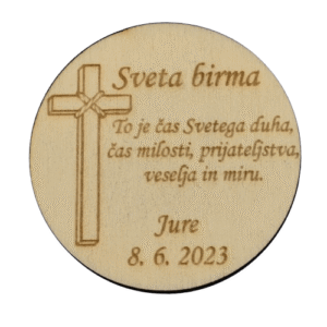 Personaliziran magnetek za svete zakramente – popoln spominek za krst, prvo sveto obhajilo ali birmo. Kakovosten les, natančno lasersko graviran in prilagojen z imenom in datumom.